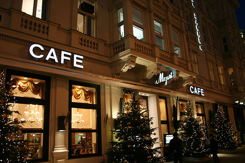 街の中のカフェ